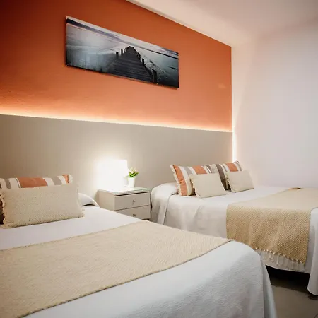 בית הארחה Apartamentos Turisticos Mastil 16 מאלגה