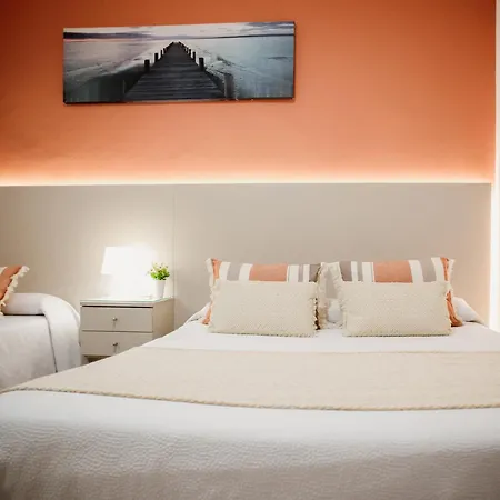 בית הארחה Apartamentos Turisticos Mastil 16 מאלגה