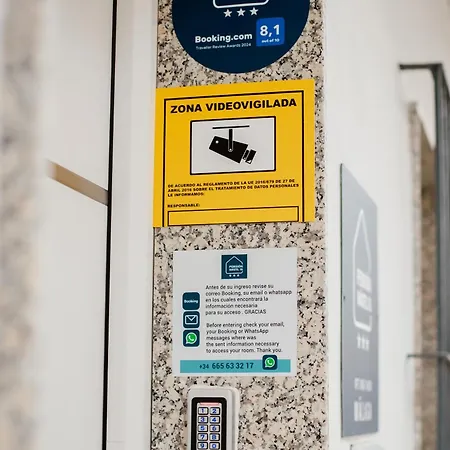 בית הארחה Apartamentos Turisticos Mastil 16 מאלגה