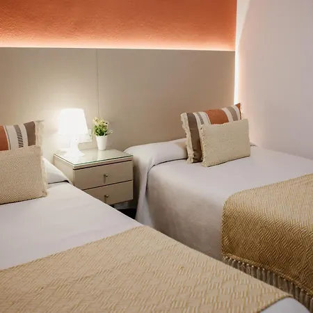 בית הארחה Apartamentos Turisticos Mastil 16 2*