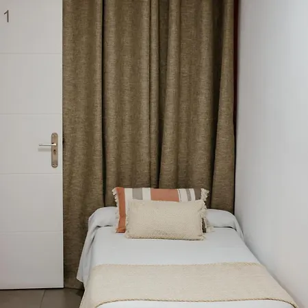 Apartamentos Turisticos Mastil 16 2*